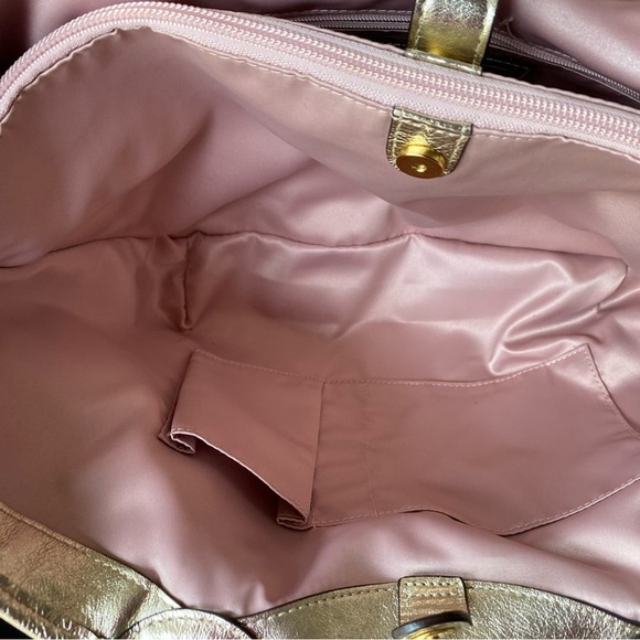 COACH Bleeker tote in signature floral EUC absolutely gorgeous inside and out - Picture 8 of 16